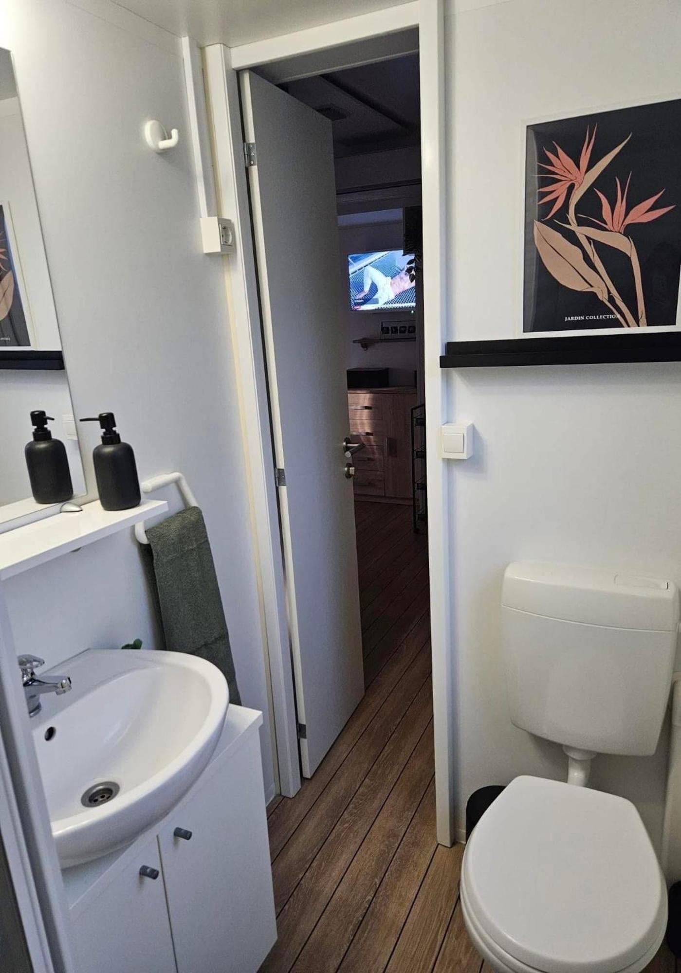 Mobile Home Peponi Del Mar, Brand New Biograd Na Moru Exterior photo