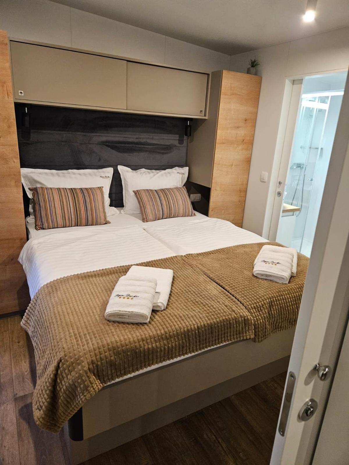 Mobile Home Peponi Del Mar, Brand New Biograd Na Moru Exterior photo